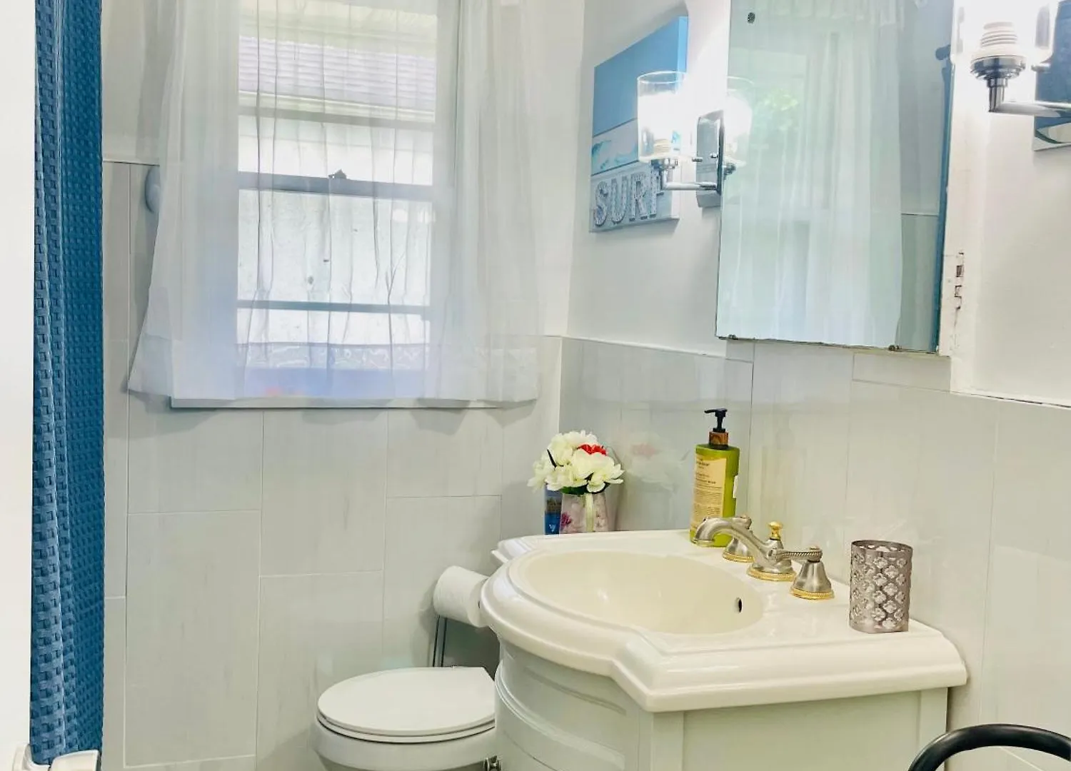 3Room Entire Floor Walk 2 Subway Toronto Appartement