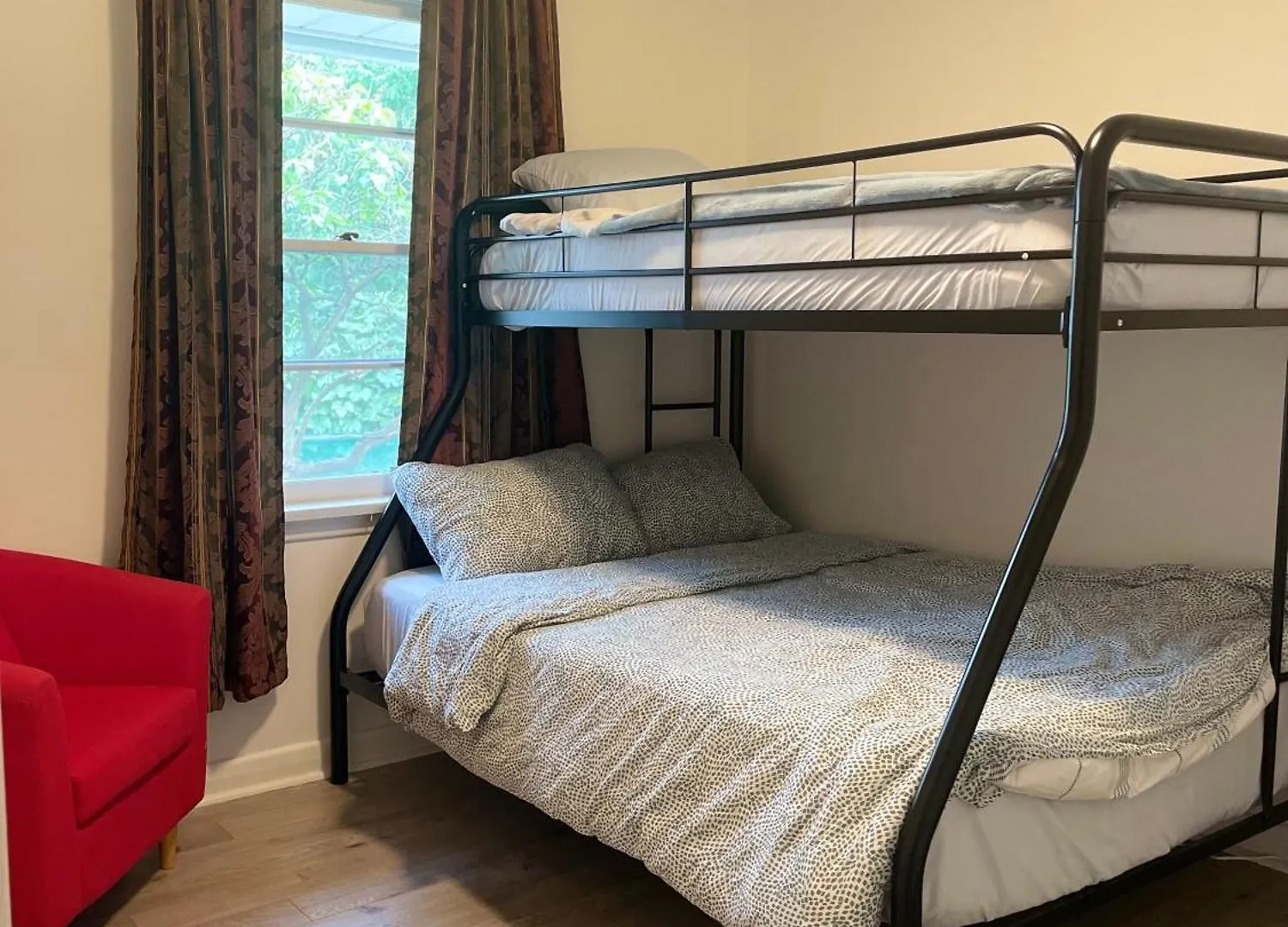 3Room Entire Floor Walk 2 Subway Toronto Appartement