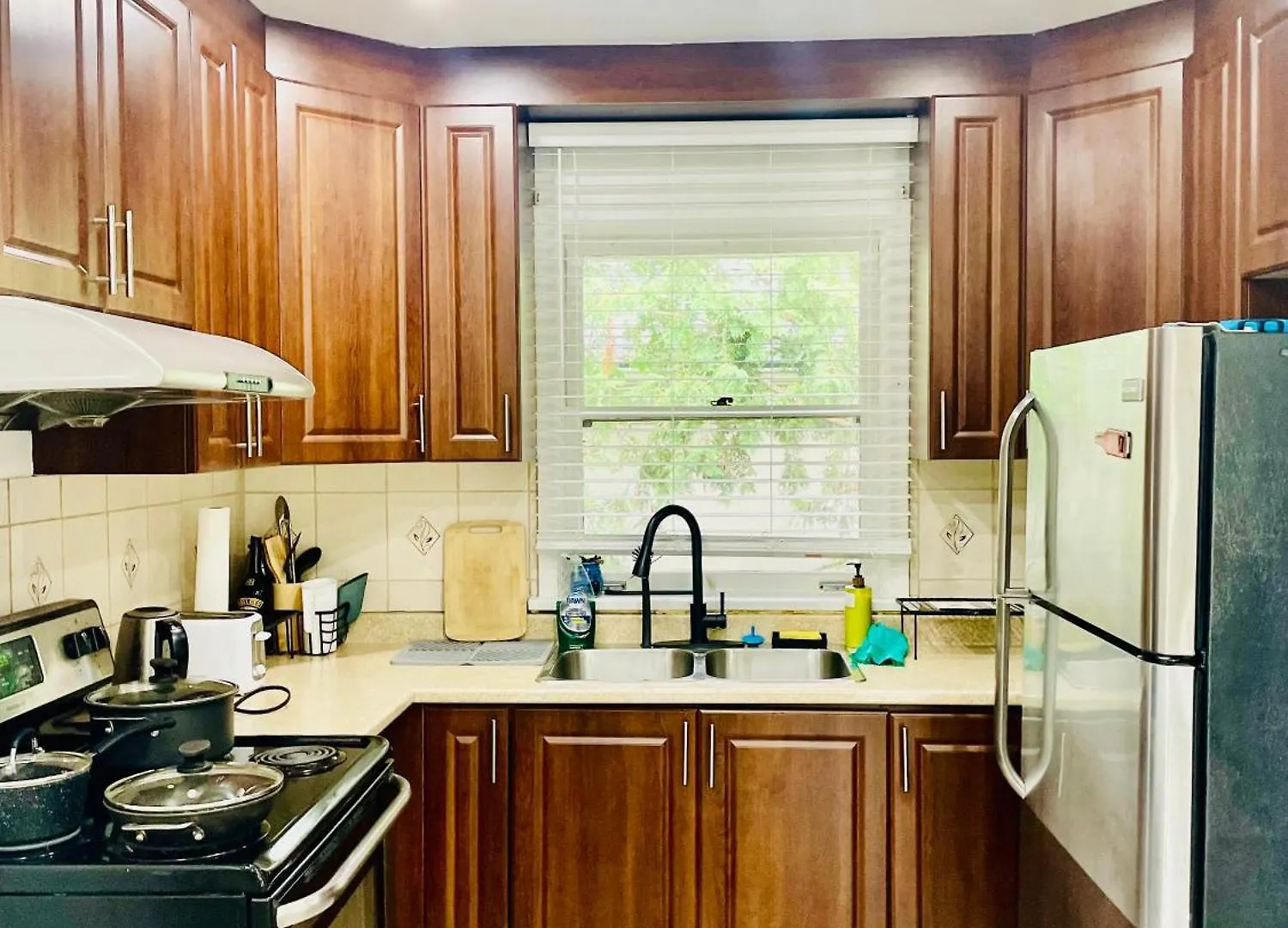 3Room Entire Floor Walk 2 Subway Toronto