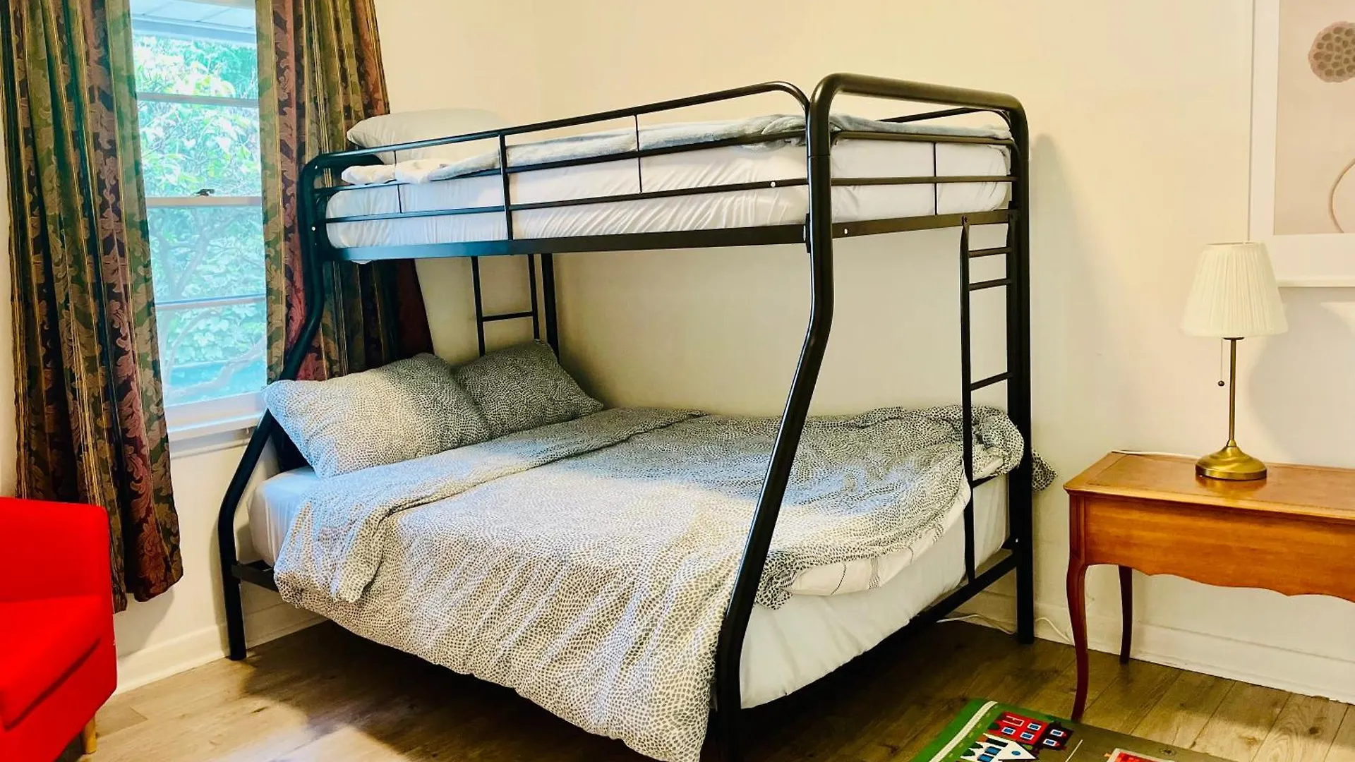 3Room Entire Floor Walk 2 Subway Toronto